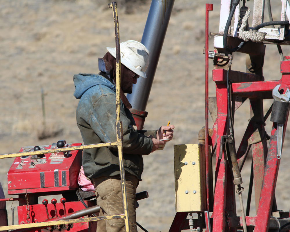 Wellsite Supervision at a Wyoming Oil Well